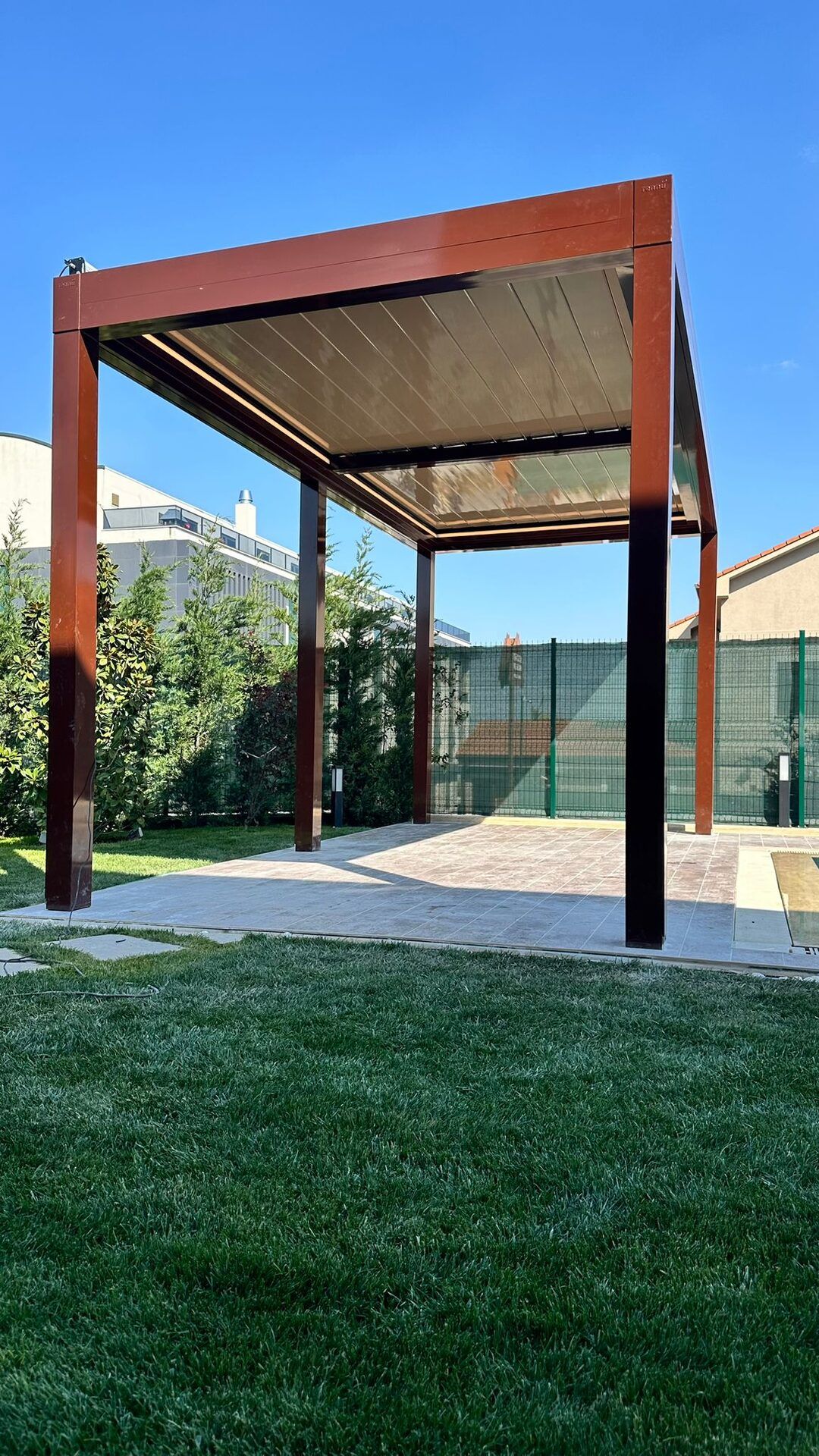 Bioclimatic pergola sistemi uygulaması