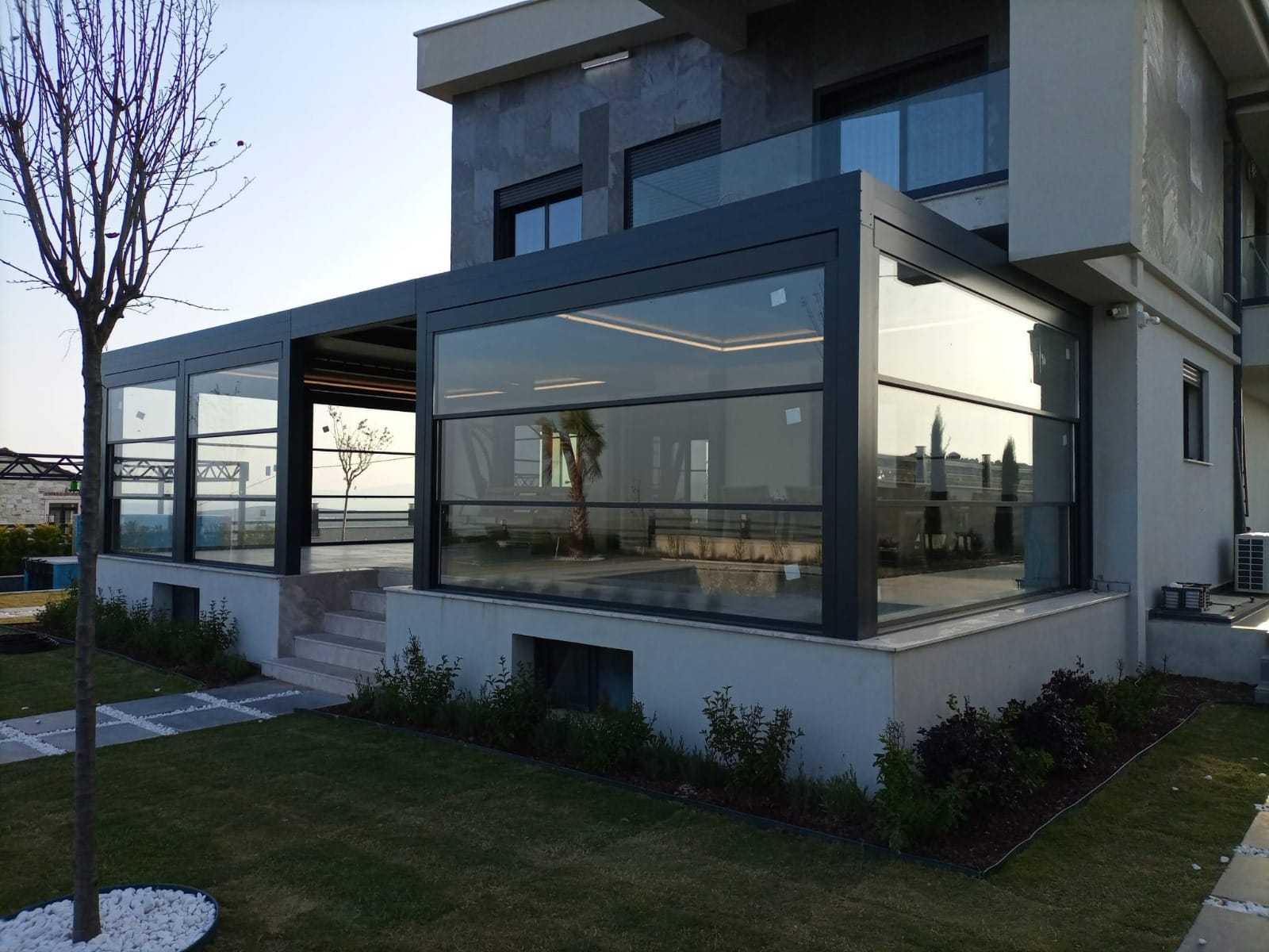 Giyotin Cam Balkon uygulaması — SKY Grup