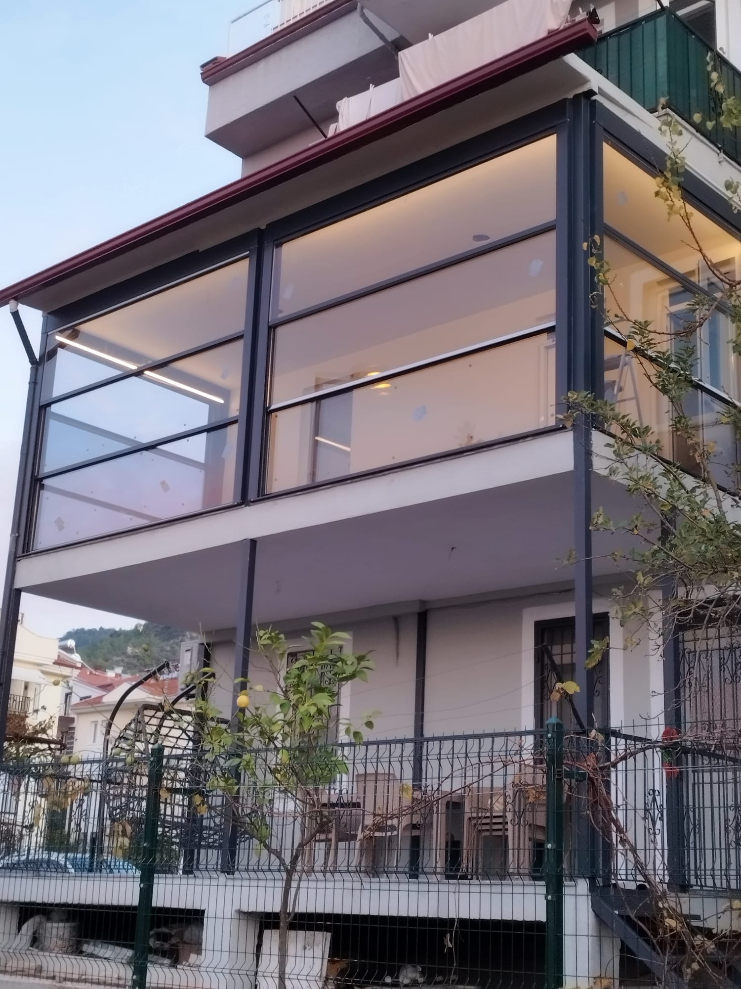 Giyotin Cam Balkon uygulaması — SKY Grup