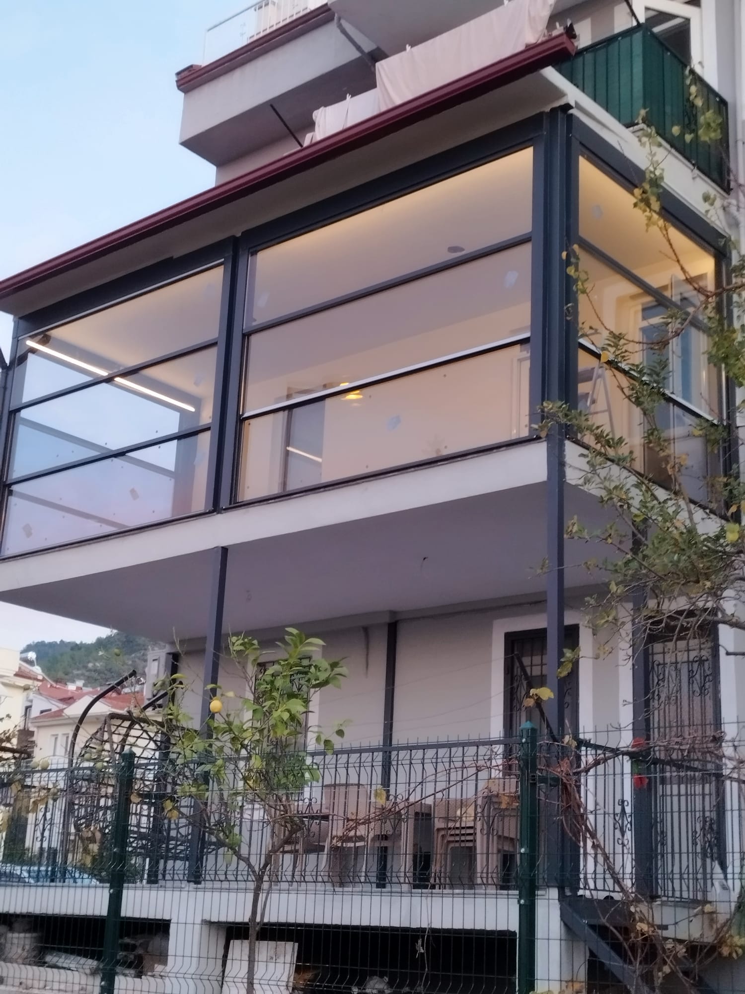 Giyotin Cam Balkon uygulaması — SKY Grup